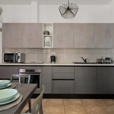 Tomicich By Interhome *